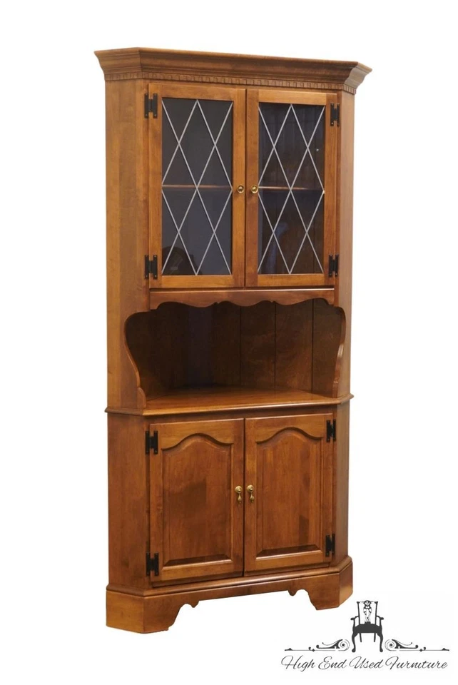 Gabinete de esquina colonial americano temprano ETHAN ALLEN reliquia nuez moscada arce 10-6046 Foto 3 de 4