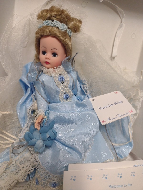 Victorian Bride Doll # 22480 - Fashion Brides collection 1999 Madame Alexander