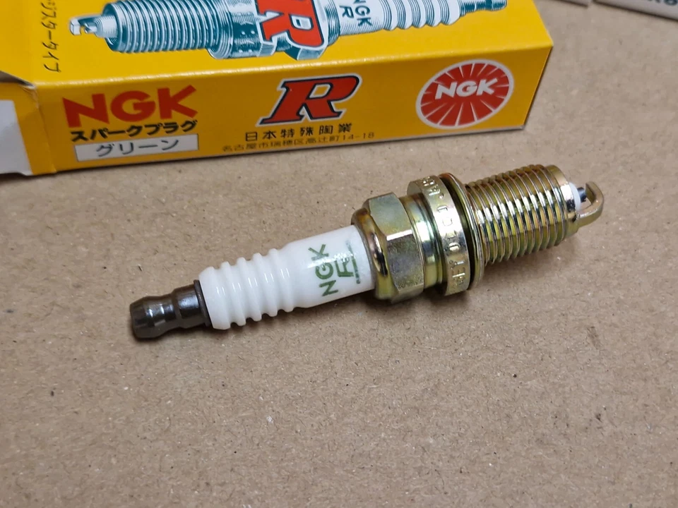 X10 NGK 3696 Spark Plug BKR6EY For Nissan Primera 100NX Largo Sunny 2240153J06 - Image 2 of 4