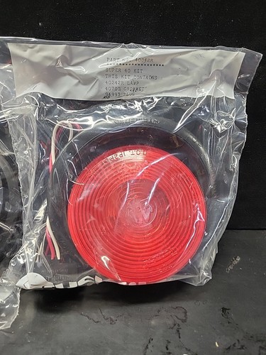 Truck-Lite 40042R Tail Lexan Lamp NOS OLD STOCK 4 PIECES SEALED PACKAGES - Picture 2 of 6