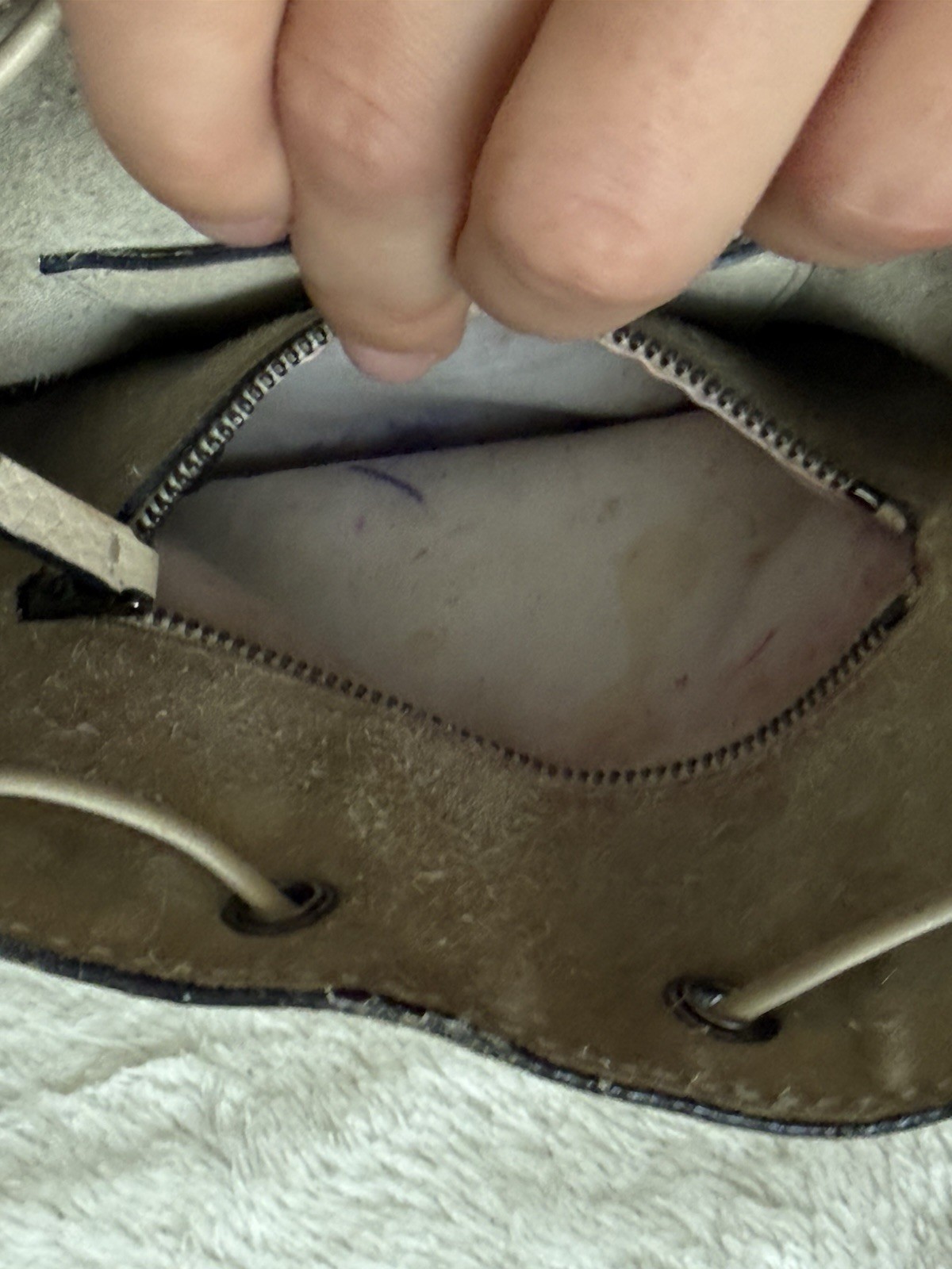 Valentino Garavani Rockstud Bucket Bag - image 7