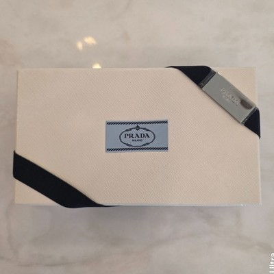 Prada Saffiano Wallet (Includes Original Prada gift box/dust bag) White/Pink