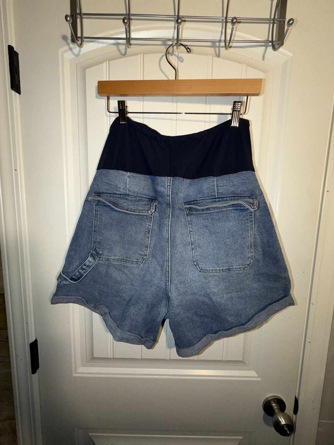 KanCan Maternity Full Band Cargo Denim Shorts, photo 4