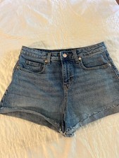 wild fable Mid-Rise Frayed Hem Denim Shorts in Medium Blue