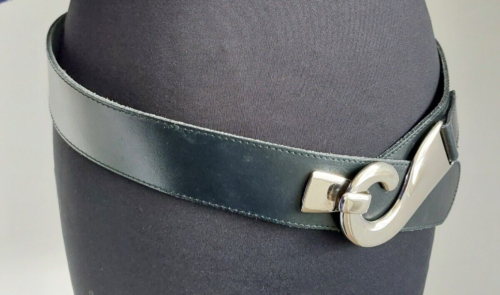 Vintage low rise waist belt black leather with silver buckle SIZE M