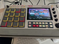 AKAI MPC Live II Professional Portable Sample...