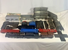 Vintage Lionel O Guage Engine, Cars, Tracks, & More 117pc Lot Untested For Parts
