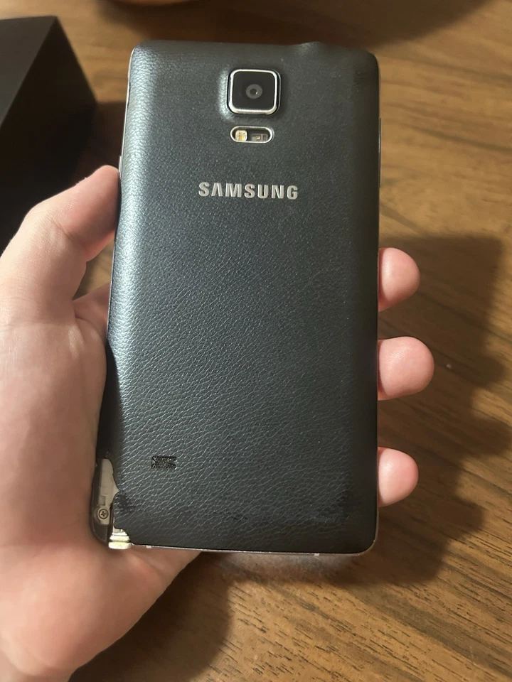 Samsung Galaxy Note 4 con pennetta - Immagine 2 di 4