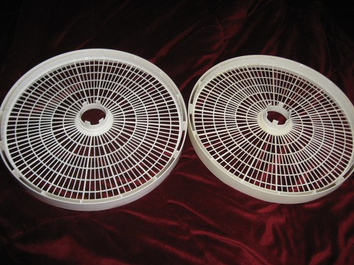 2 American Harvest 2400 Snackmaster 13 1/2" Dehydrator  Trays & 2 Fruit Screens