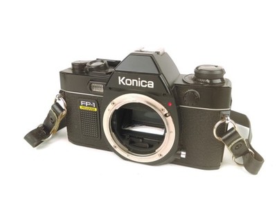 KONICA FP-1 Program analoge Spiegelreflexkamera 35 mm mit Trageriemen - Top Zustand