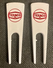 Texaco 2 3/4" Plastic Golf Divot Repair Tool 1970's Promo Item Lot of 2