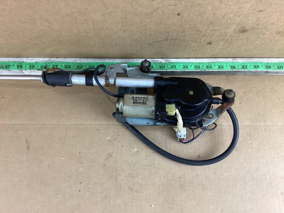 1994-1996 Mitsubishi Galant Electric Radio Power Antenna MB904061 OEM - Image 4 of 4