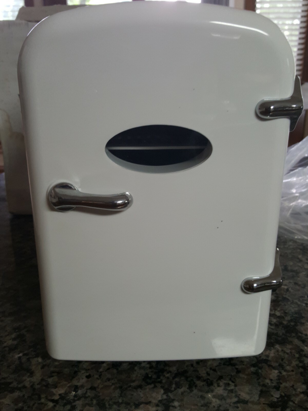 MINI FRIDGE Model MNBX4 brand new works with car, boat, yacht adaptor 9