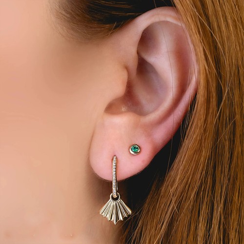 14K White Gold Emerald Stud Earrings Bezel Set Natural Gemstone 0.08 CT - Picture 2 of 4