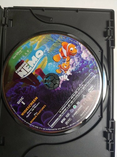 Finding Nemo [Two-Disc Collector's Edition] And Shark Tale DVD Bundle (G,PG) - Bild 4 von 8