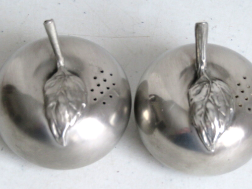 KIRK STIEFF PEWTER 2 Apple Salt & Pepper Shaker Set 1980's - Picture 2 of 6