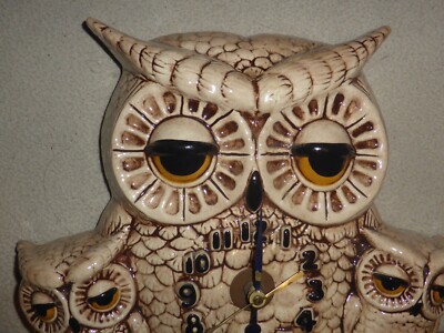 VINTAGE 1970S OWL CERAMIC SITTRE FAMILY ON LOG WALL CLOCK 3 OWLS
