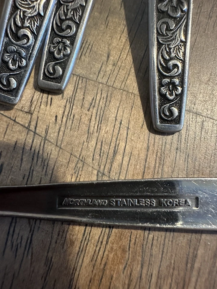 Northland Acero Inoxidable Corea Cita Patrón Floral 4 Cucharaditas 6.5" Foto 2 de 3