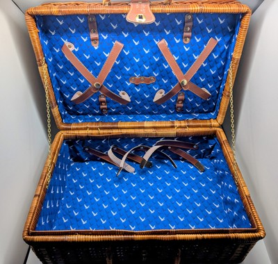 VTG Limited Edition Grey Goose Vodka Wicker & Leather Picnic Basket 18x12x8