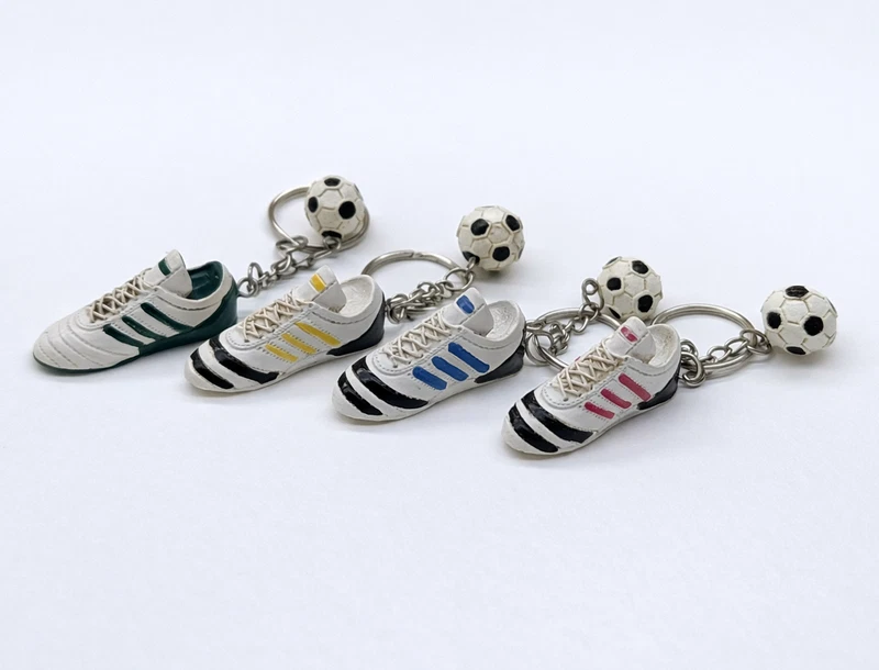Portachiavi Scarpa da Calcio con Pallone Scarpetta Adidas Bomboniere Comunione, fotografia 9 di 9