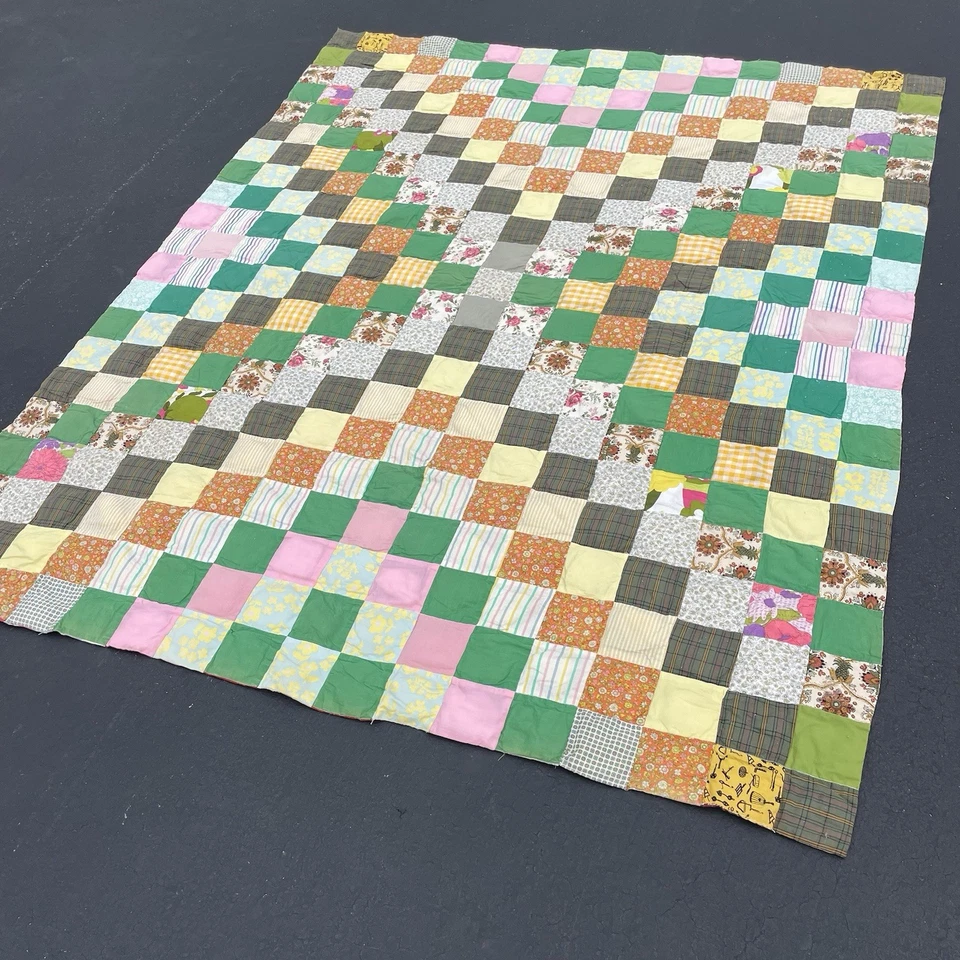 "Colcha cuadrada reversible casera vintage retazos abuela 81"" x 96"" en antiguo" Foto 4 de 4