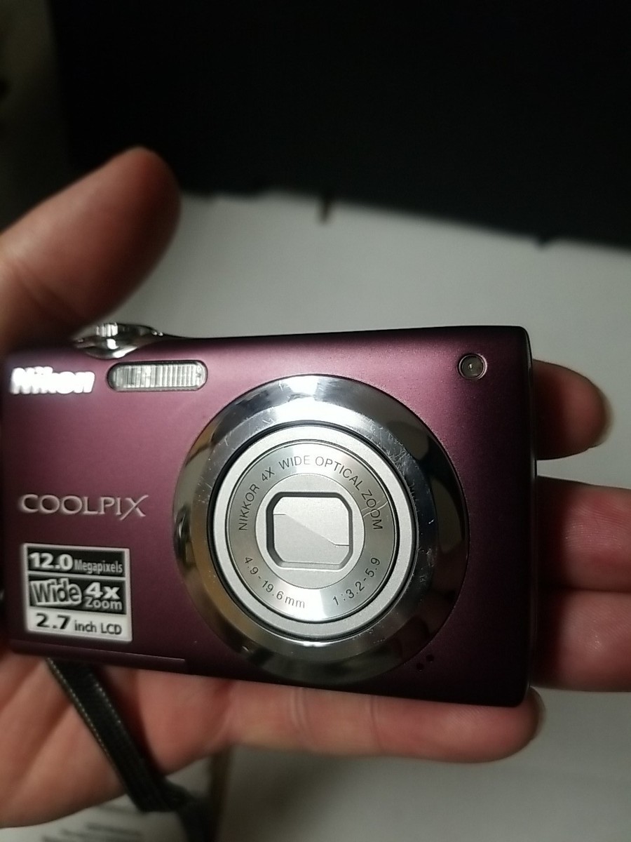 Plum (purple) Nikon Coolpix S3000 12MP digital camera with battery