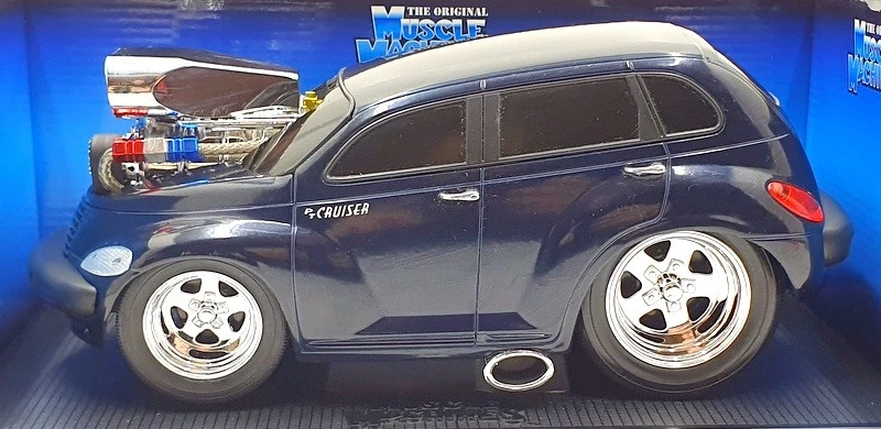 Muscle Machines 1/18 Scale Model Car 18542 - 2000 Chrysler PT Cruiser - Purple - Image 3 of 4