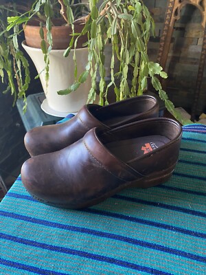 Dansko XP Brown Oiled Leather Clogs Nursing Shoes Womens