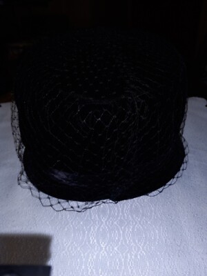 Ladies Vintage Pill Box Hat ~Black Velvet | eBay display picture 1