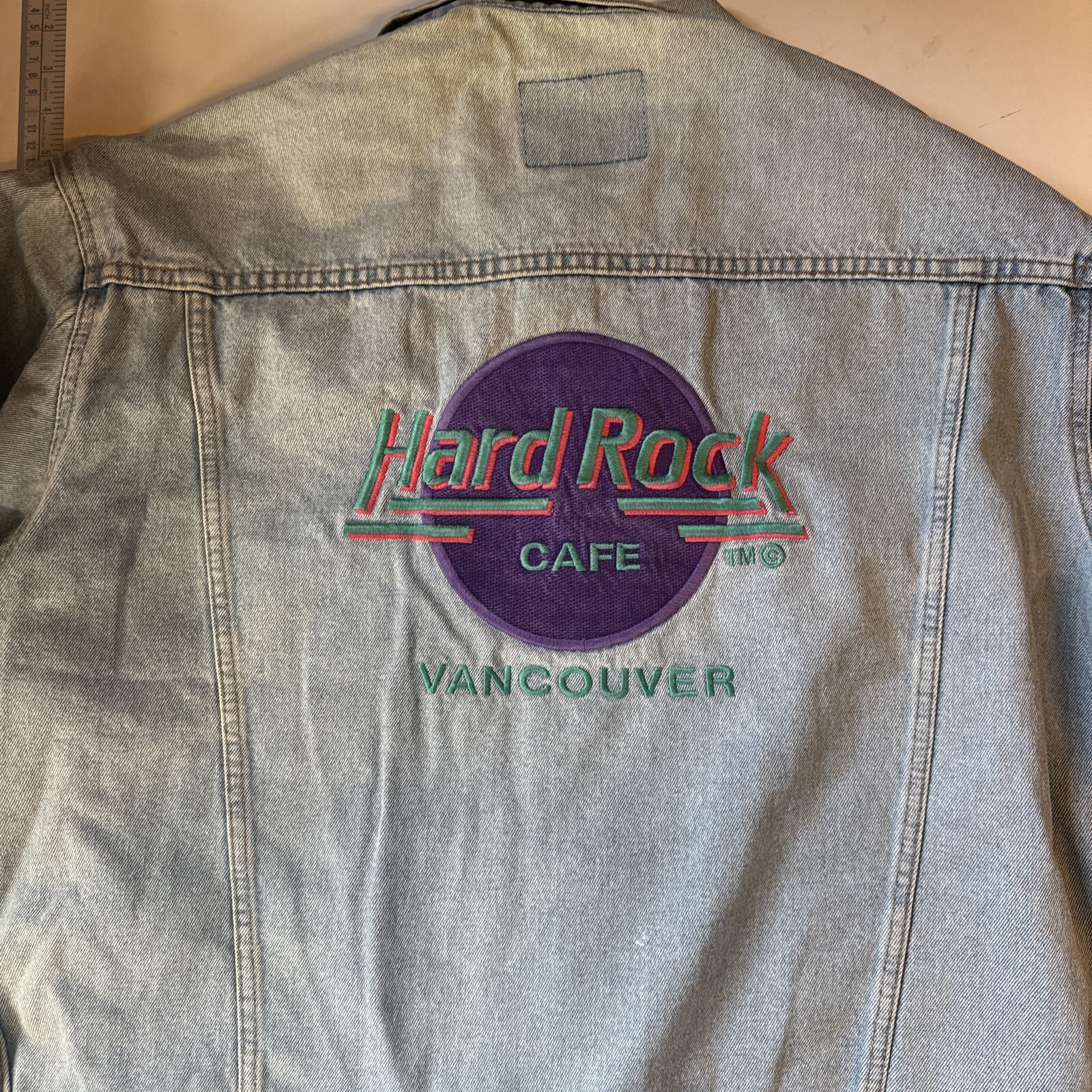 Hard Rock Cafe Denim Jacket Mens XL Vancouver Vintage Coat, Washed Blue image 2