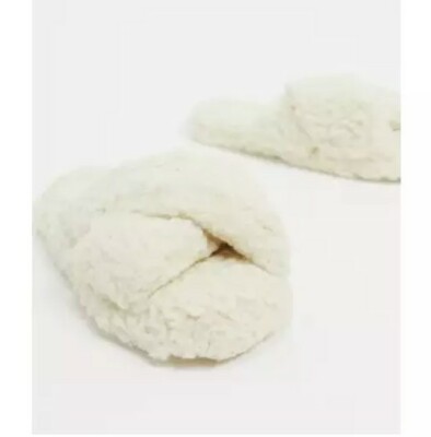 ASOS ~ Open Toe ~ Crossover ~ Slippers ~ Size Medium ~ Cream Color ~ Borg Fabric