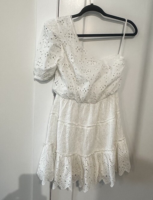 hemant and nandita one shoulder eyelet dress Hemant And Nadita White Eyelet One Shoulder Dress Sz 4~Beautiful-