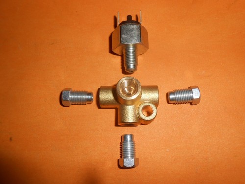 BRAKE LIGHT SWITCH with 3/8" UNF Brass 4 Way Union plus pipe Fittings - Picture 1 of 4