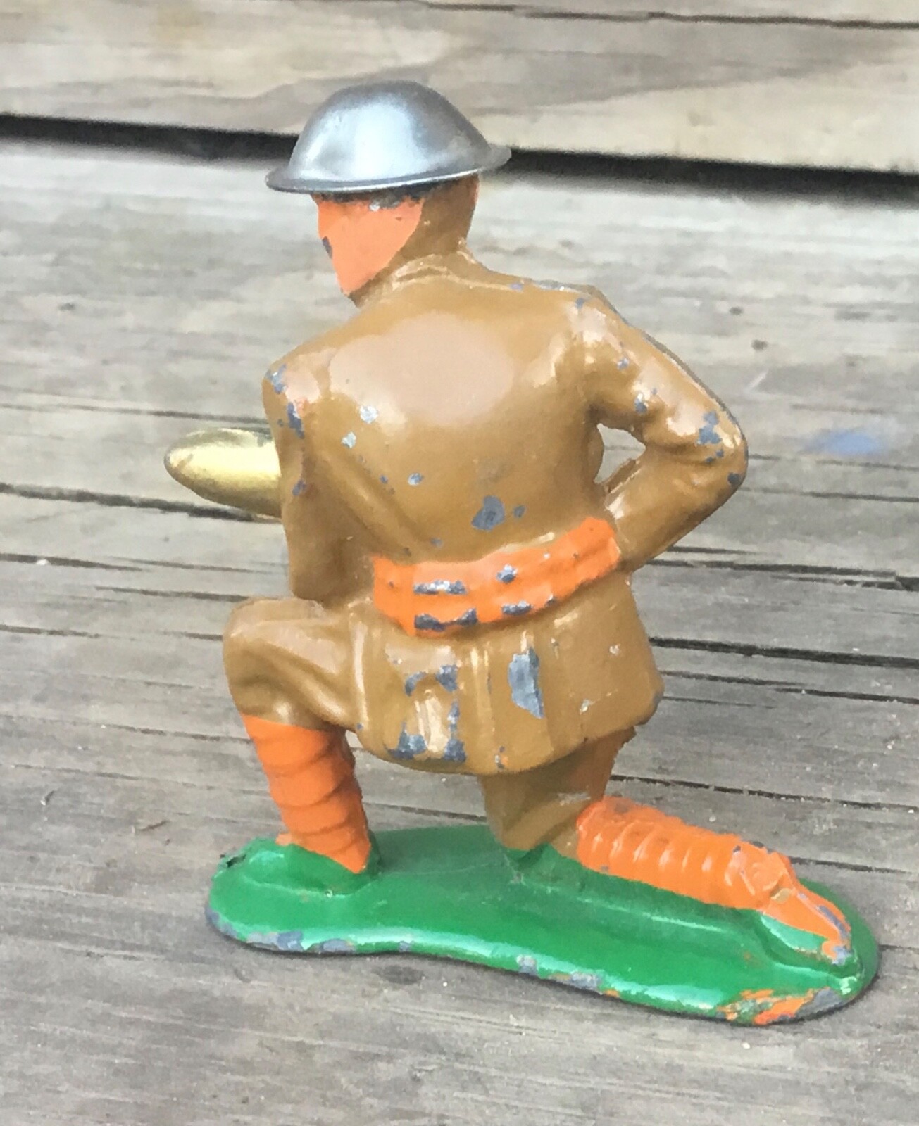  BARCLAY Lead Toy Soldier B68 Soldier Bullet Feeder