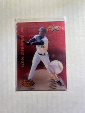 OWN A PEICE GRIFFEY JR HISTORY! ULTRA RARE KEN GRIFFY JR 3D HOLOGRAPHIC CARD!