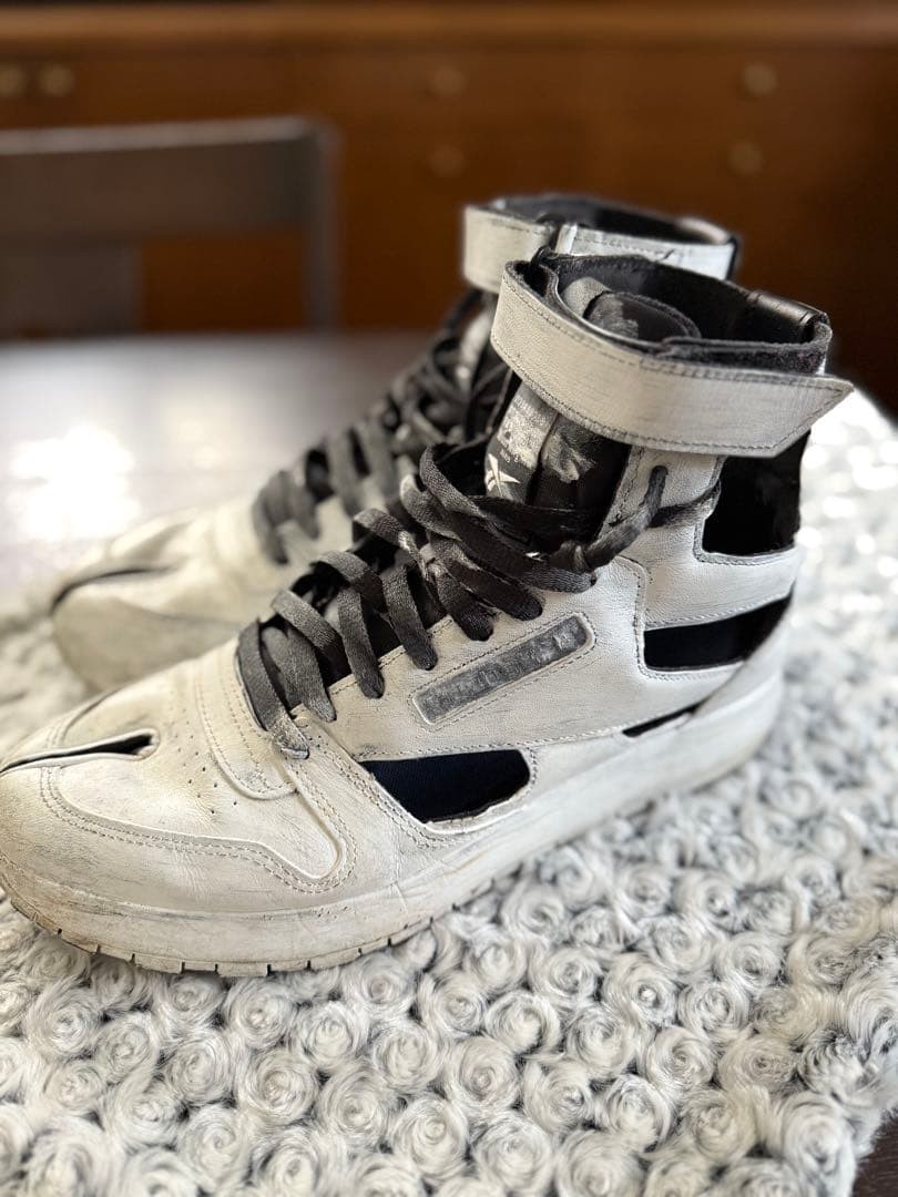 Maison Margiela x Reebok Tabi Sneakers Hand Painted EU44 US10.5 From Japan thumbnail 4