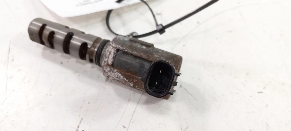 Subaru Tribeca Variable Timing Gear Oil Control Valve Solenoid Cylinder 2010 - Image 2 of 4