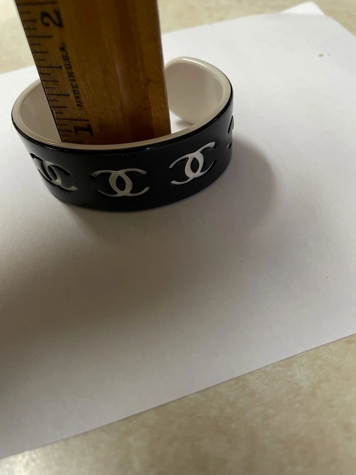 Chanel black and white cuff bracelet - Image 3 of 3