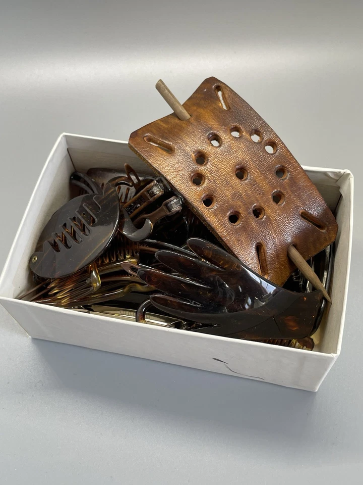 32+ piezas de peines y pasadores vintage. Lote mixto. Ver fotos Foto 2 de 2