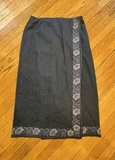 Talbots vintage 90 s Blue Denim Wrap Midi Skirt Embroidered Floral Size 6/8