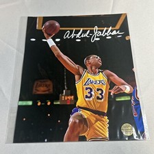 Kareem Abdul Jabbar - Signed Auto - With COA - Lakers #33 - Mint