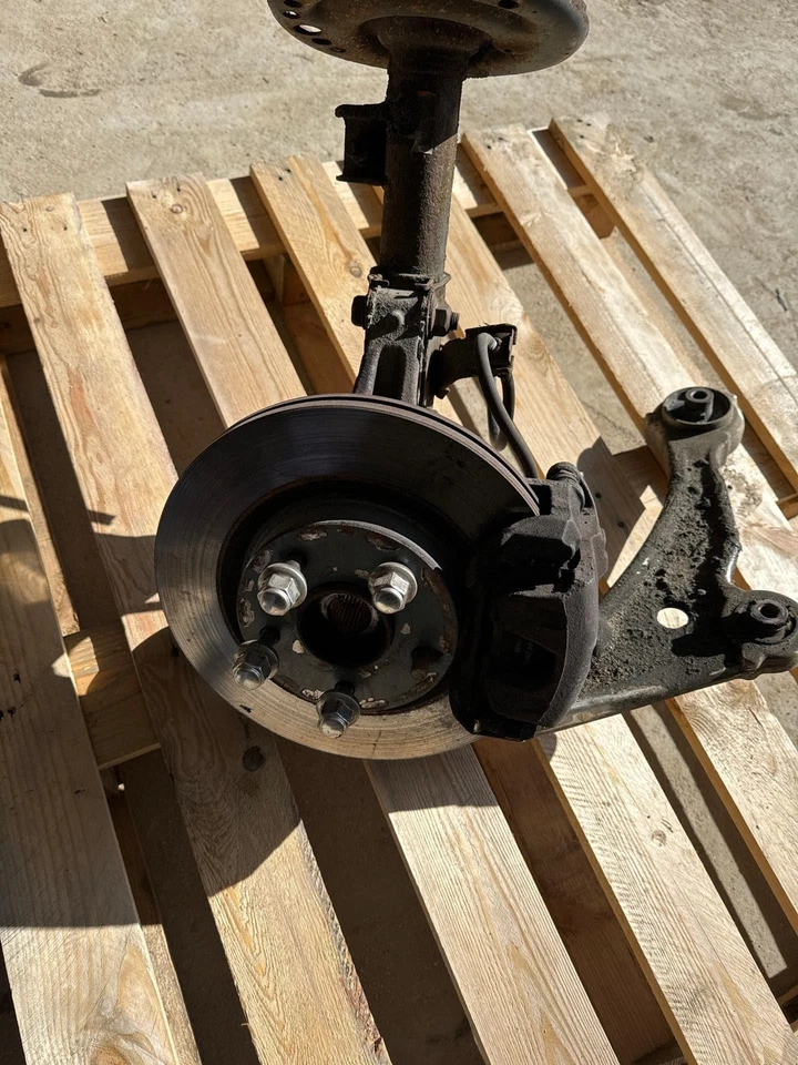 Montaje de rodilla derecha Nissan Altima 07 Foto 3 de 4