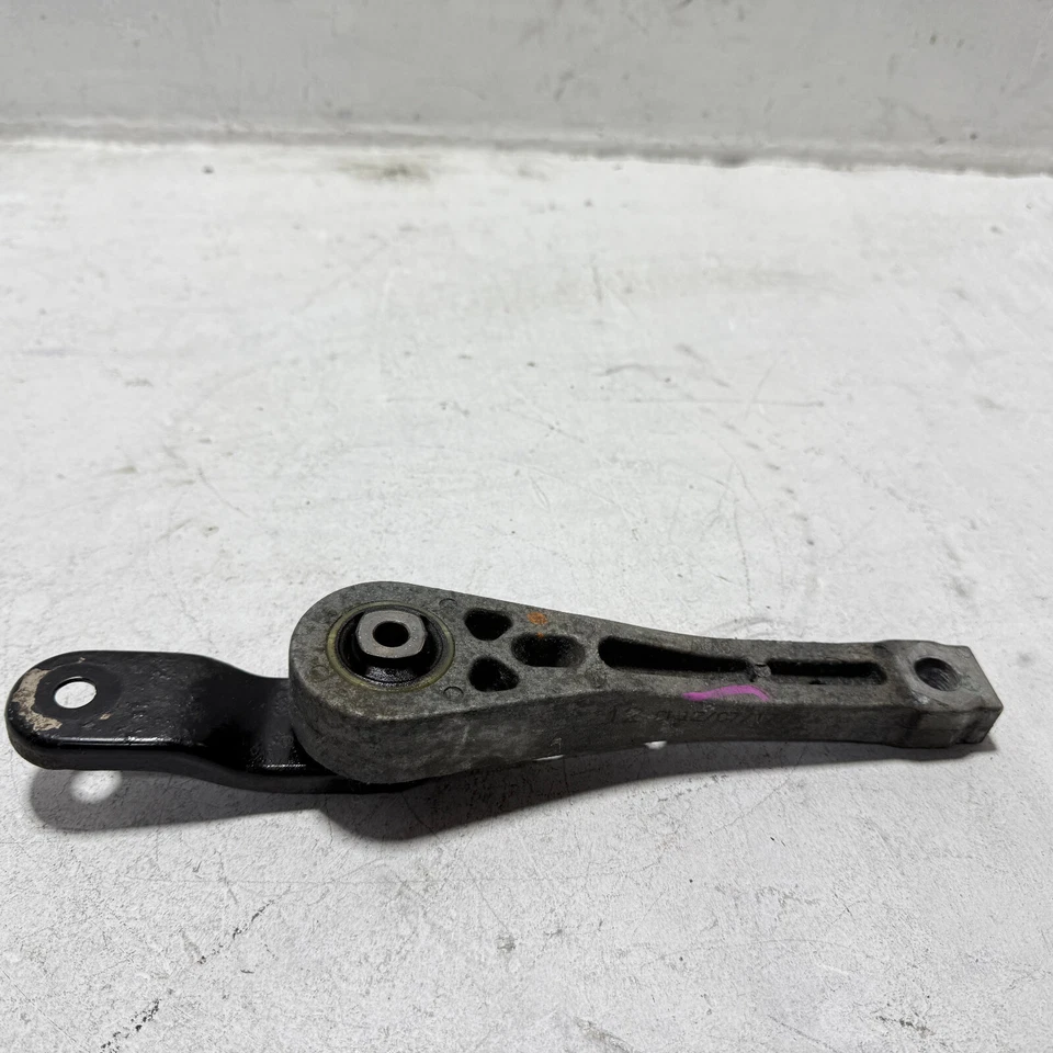 VOLKSWAGEN PASSAT 2012-2022 SOPORTE MOTOR TRASERO MONTAJE OEM Foto 2 de 4