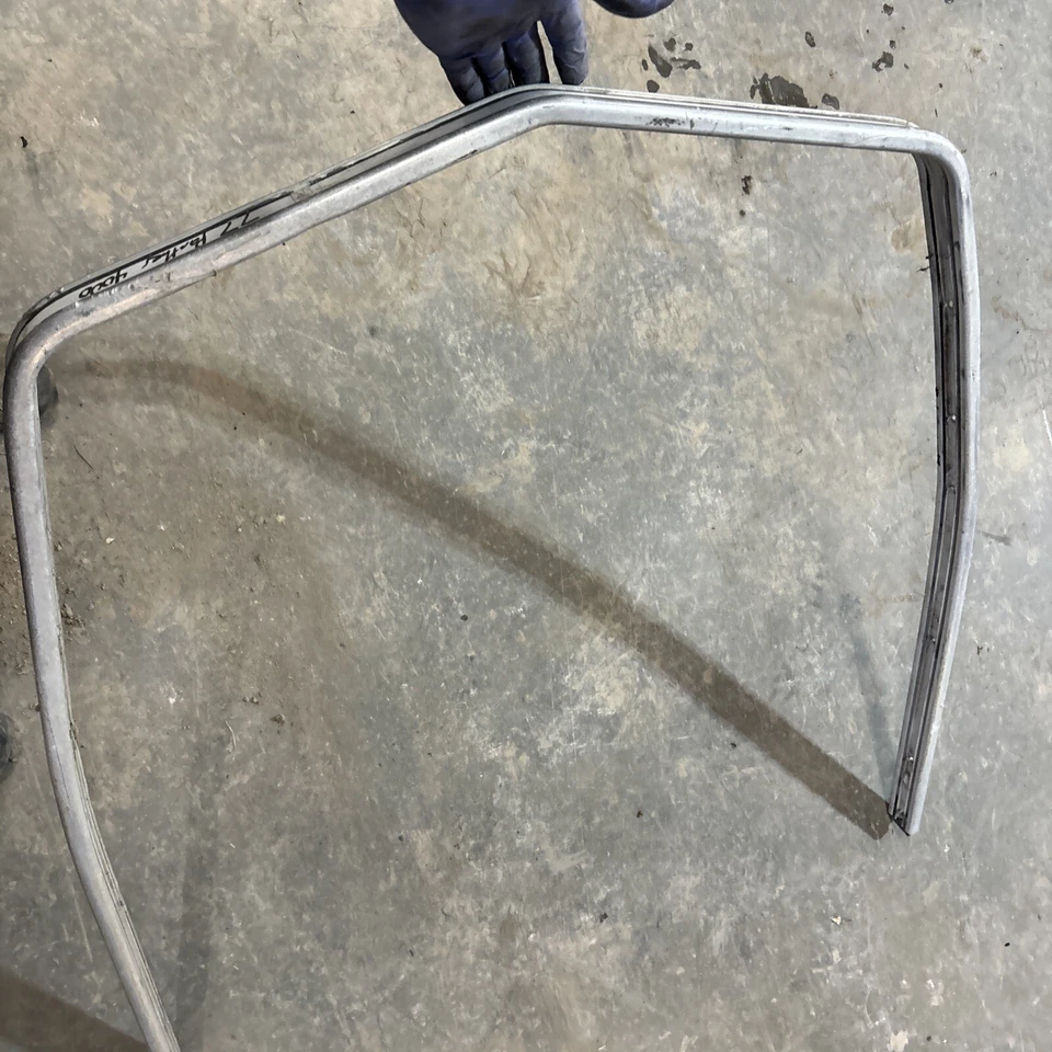 Moto de nieve Arctic Cat Panther 4000 1977 vintage parachoques delantero bueno Foto 3 de 4