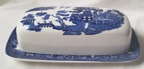 NEAR-MINT JOHNSON BROS. BLUE WILLOW 1/4 LB COVERED BUTTER DISH BLACK BACKSTAMP - Picture 2 of 9