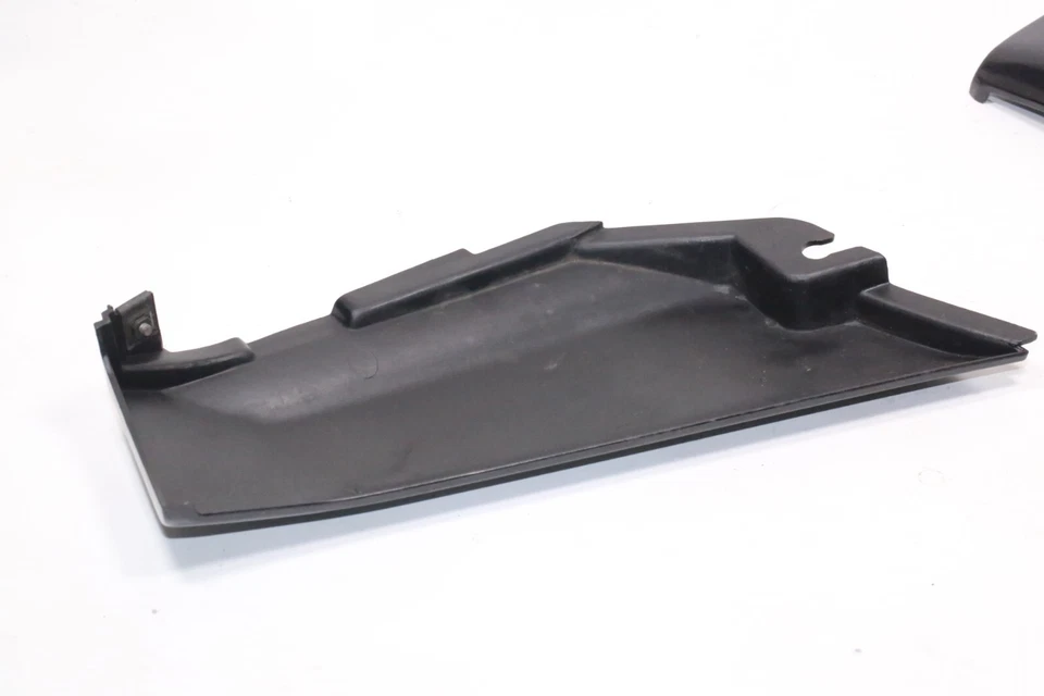 flancs de carénage arrières Yamaha XTZ 750 3LD super Ténéré - Photo 4/4