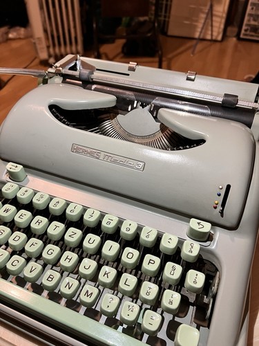 Seafoam Green Hermes Media 3 Typewriter - Picture 6 of 17