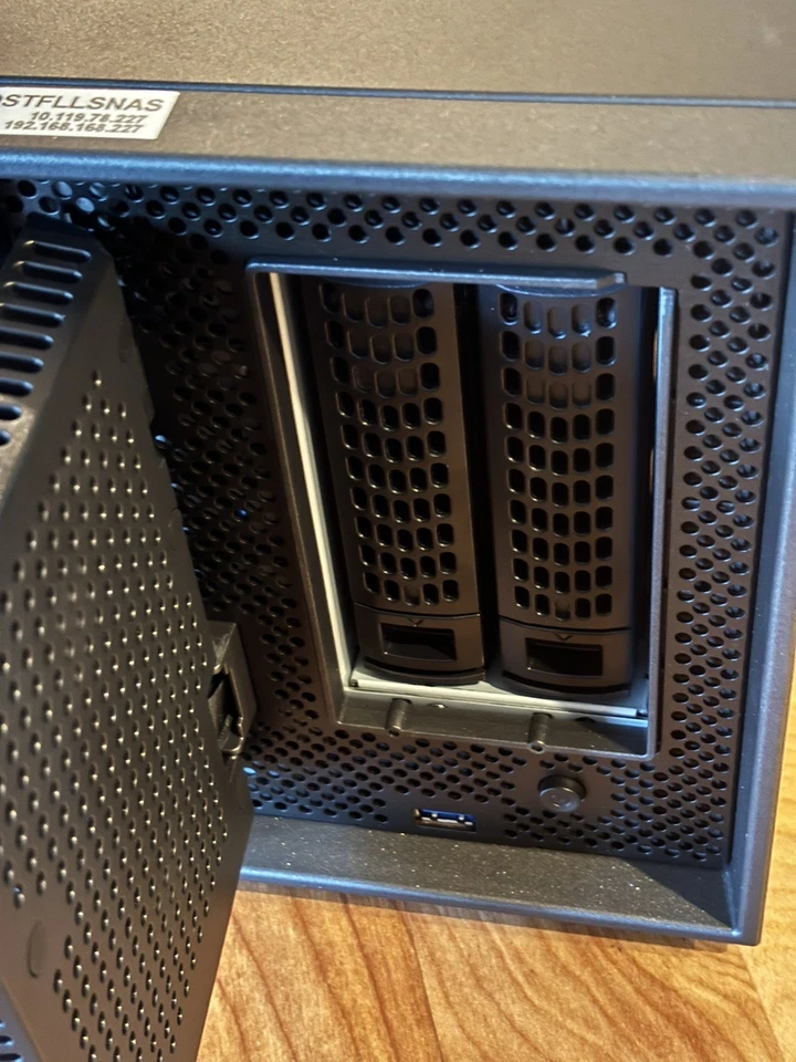 NEW NETGEAR ReadyNAS Storage RN422 RN42200 2 bay w/ Toshiba 2TB 4TB HDD Box - Image 2 of 4