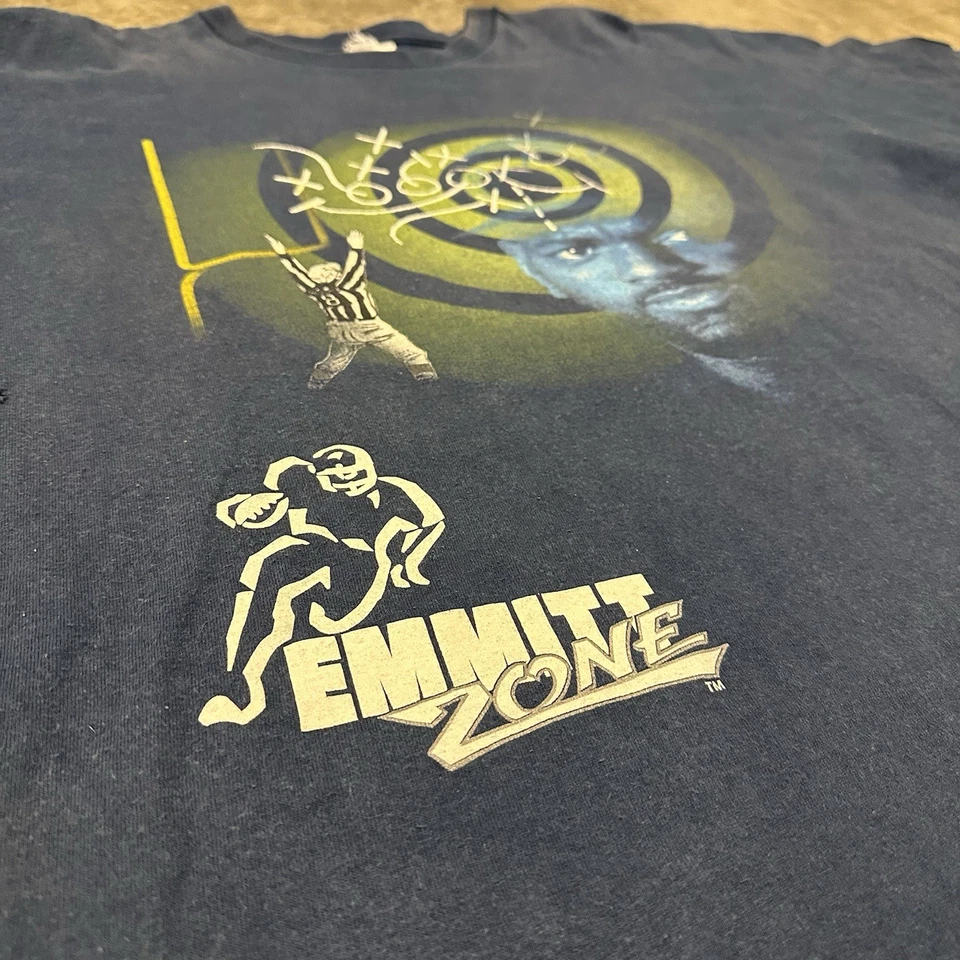 Camiseta De Colección Emmitt Smith Para Hombres XL Azul Zona Emmitt Fútbol Gráfico NFL Años 90 Camiseta Foto 2 de 4