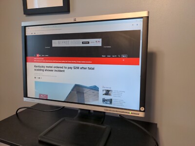 HP Compaq LA2205WG 22'' Full HD LCD Monitor. Used Condition